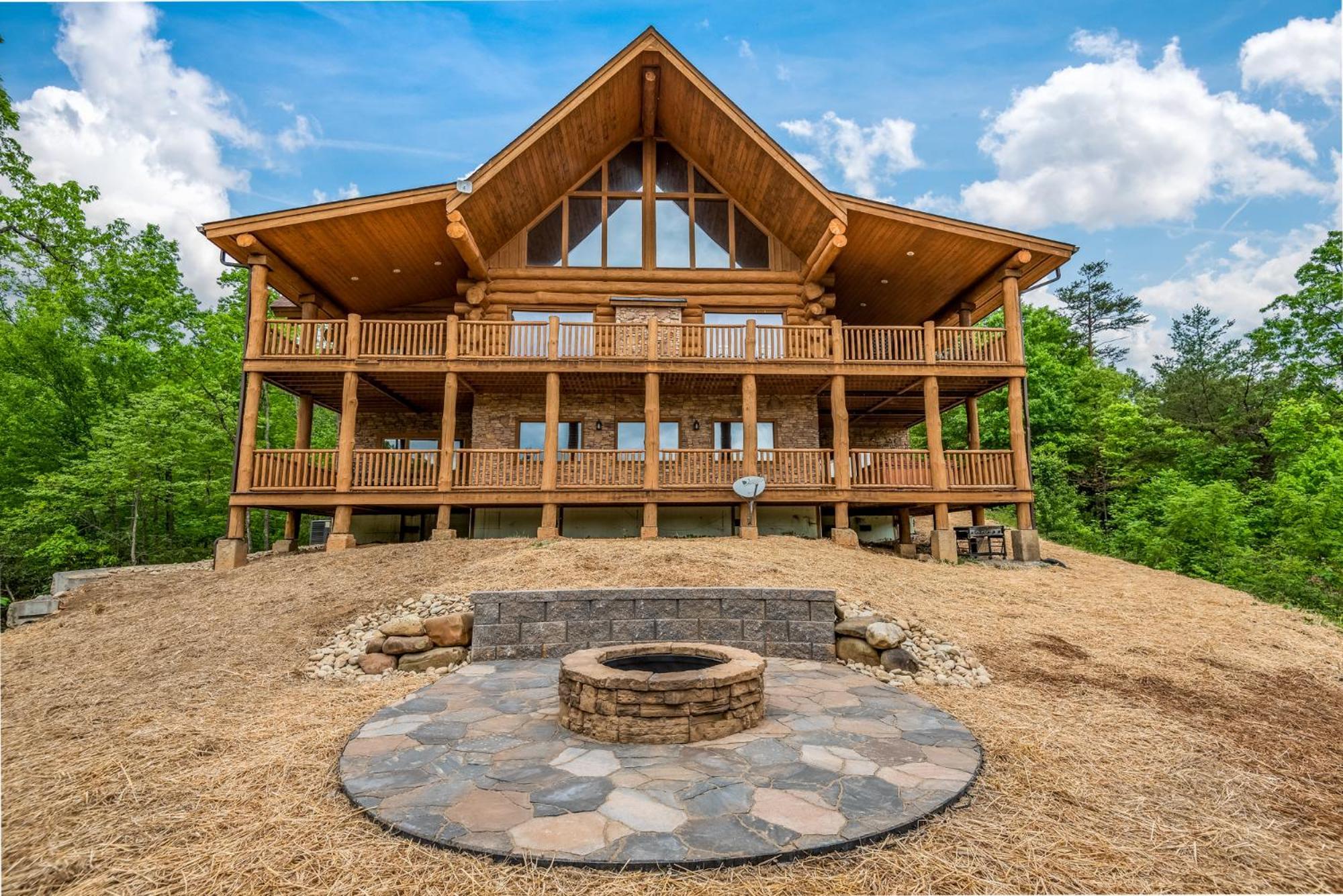 Big Bear Ridge Lodge - Breathtaking Mountain Views And Private Forest Scenes In Amazing Large Log Cabin Gatlinburg Exterior foto