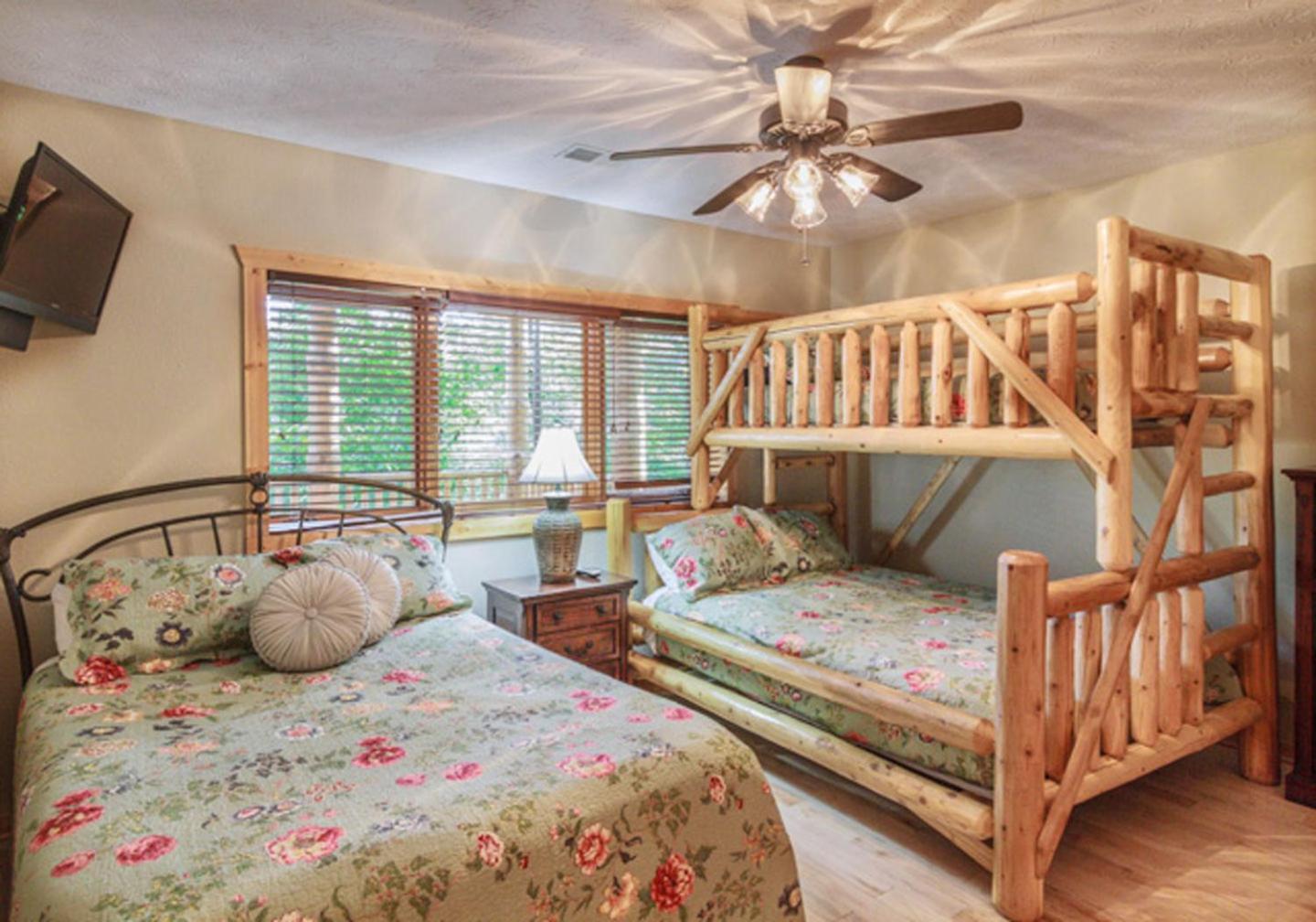 Big Bear Ridge Lodge - Breathtaking Mountain Views And Private Forest Scenes In Amazing Large Log Cabin Gatlinburg Exterior foto