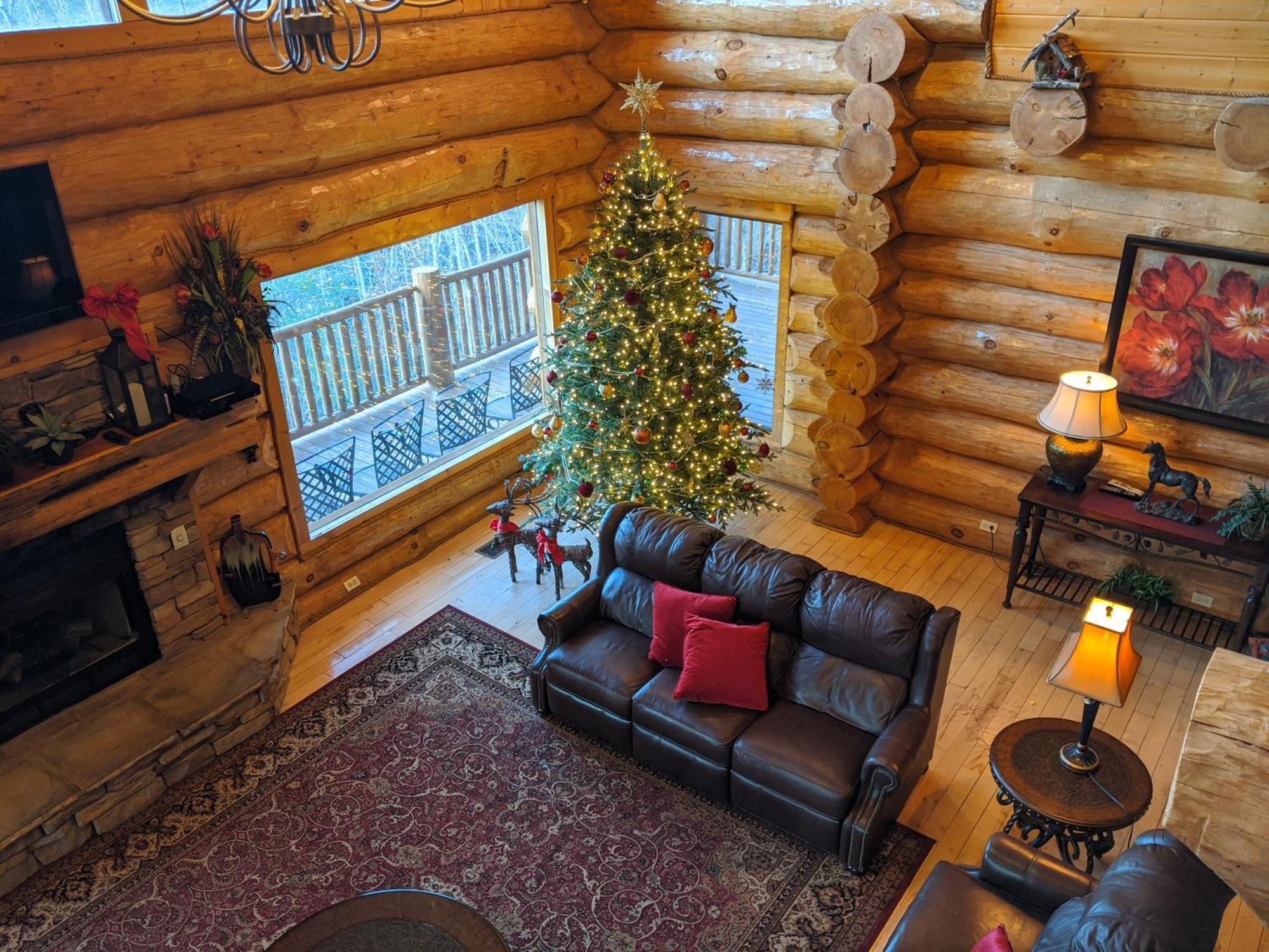 Big Bear Ridge Lodge - Breathtaking Mountain Views And Private Forest Scenes In Amazing Large Log Cabin Gatlinburg Exterior foto